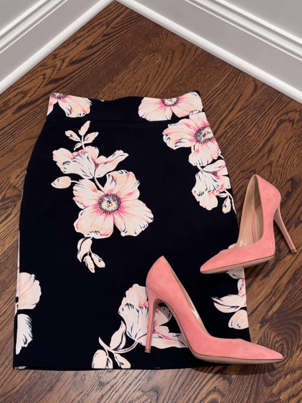 NWT Ann Taylor Petite Navy/Pink/Coral/White Floral Pencil Skirt 0P